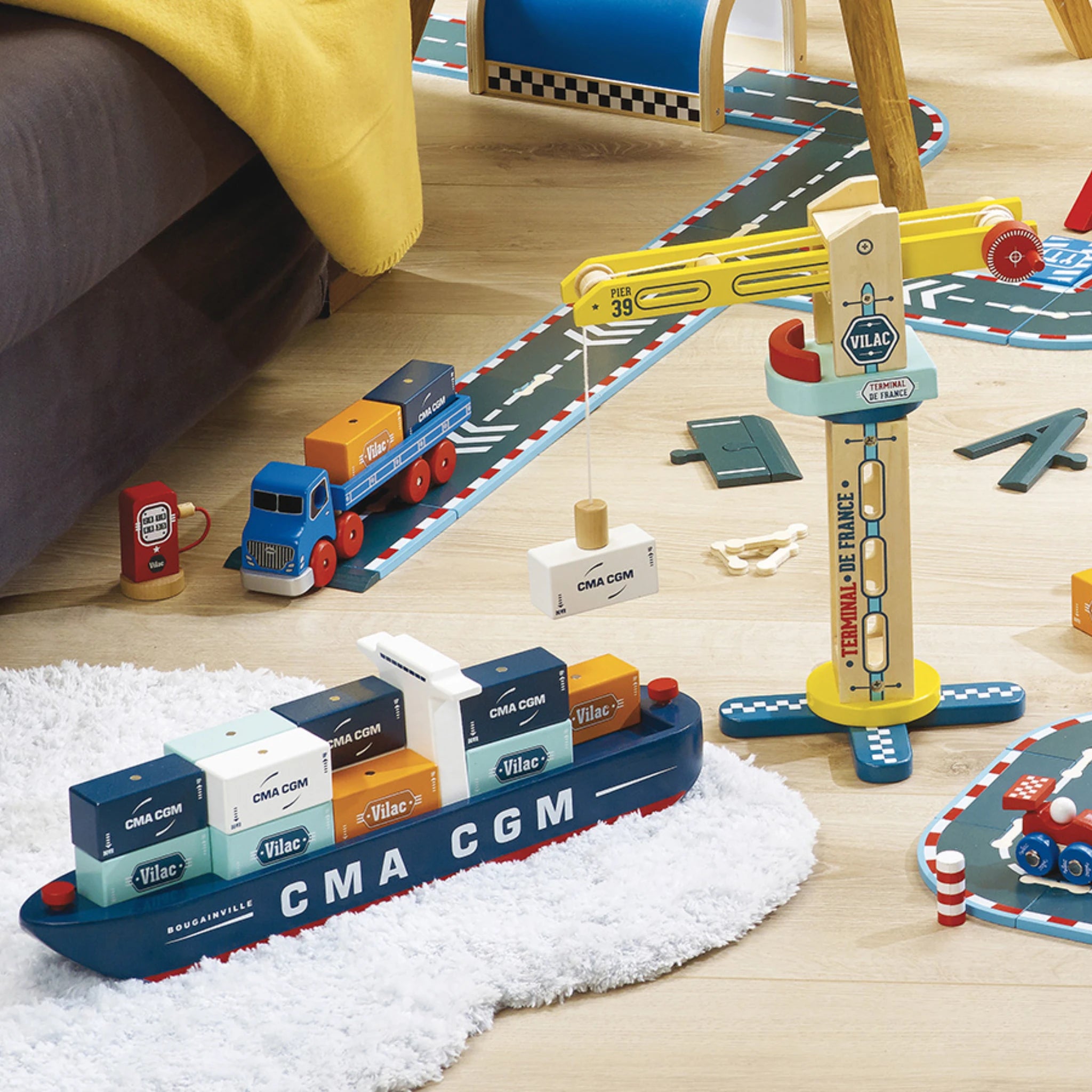 Vilac Spielkran „Grue le Docker“ – Holzdrehkran ab 3 Jahren