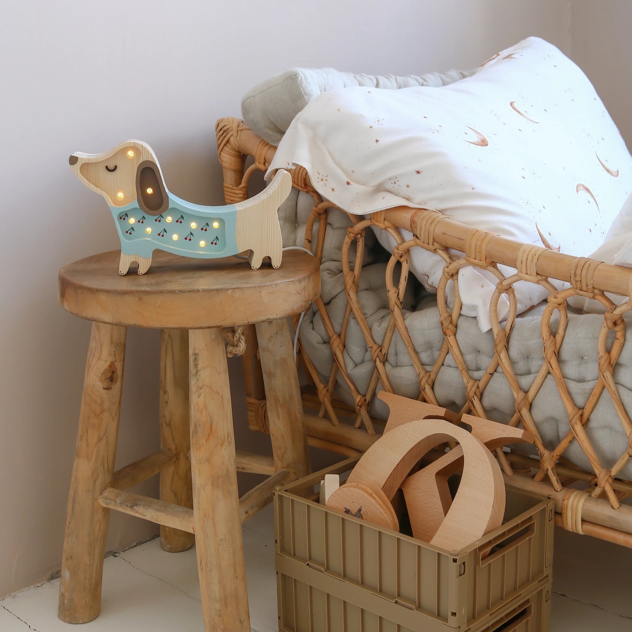 Holzlampe Hund Kirschen mini, blau - Little Lights